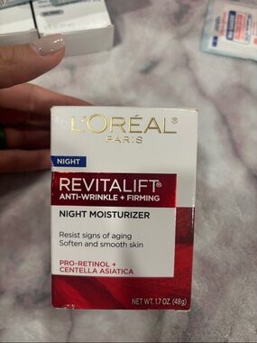 L'Oreal Revitalift Night Moisturizer - White & Red Packaging